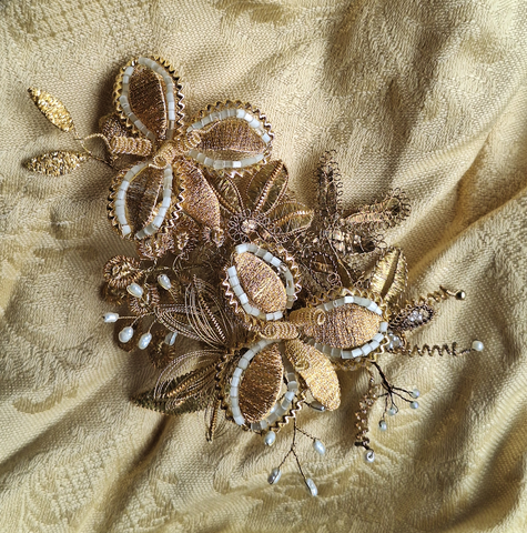 Sonja Raab - Golddraht-Brosche
